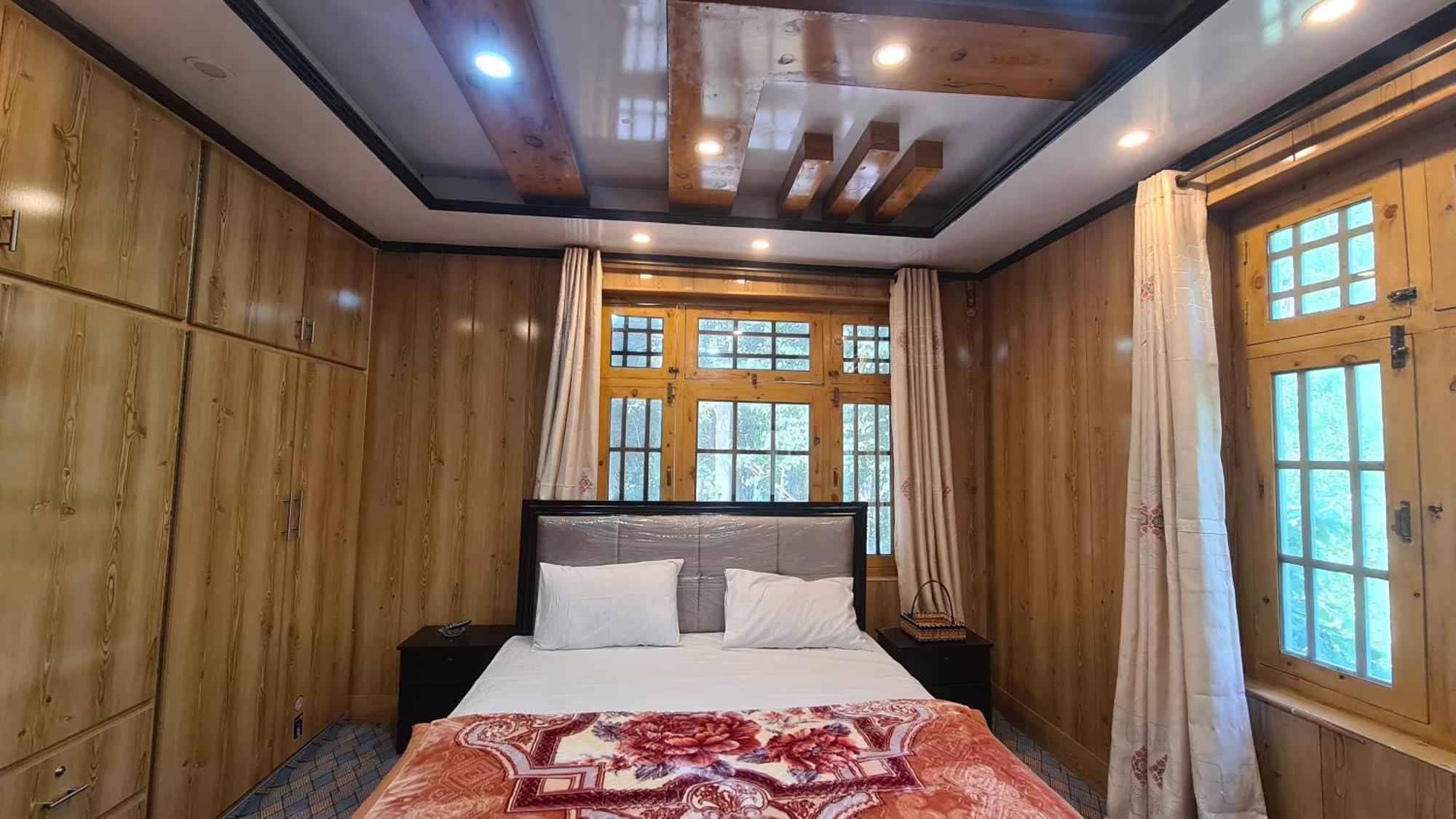 Rus Olive Lodge Skardu Bilik gambar