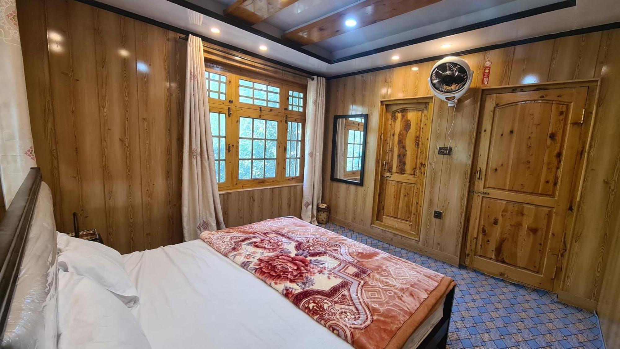 Rus Olive Lodge Skardu Bilik gambar